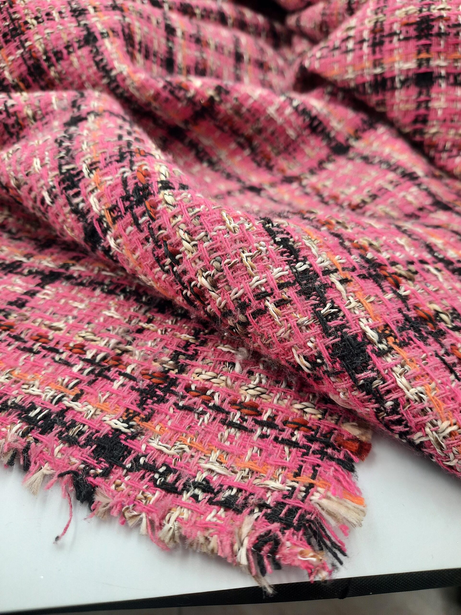 Hot Pink Boucle Tweed Fabric with Black Mint Flecks, Fuchsia Textured Plaid Wool Blend 500g Winter Weight Sold by the Meter for Jacket Skirt – view 9